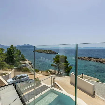 Luxurious In Dingac With Sauna