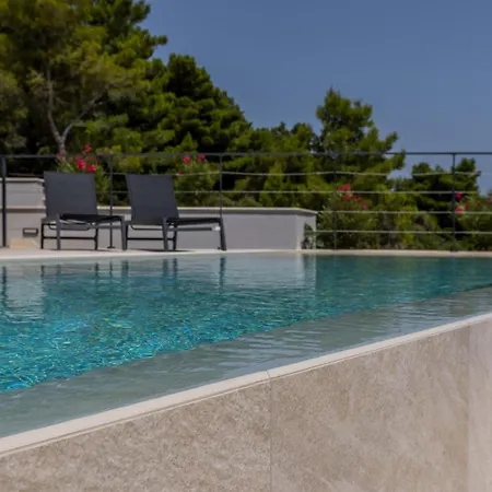 Holiday home Luxurious In Dingac With Sauna