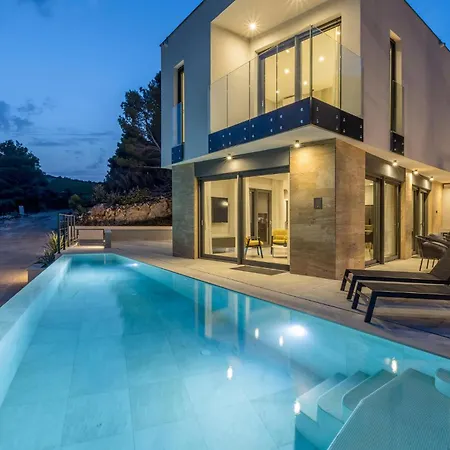 Luxurious In Dingac With Sauna Holiday home *