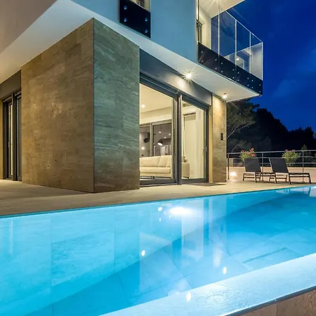 Holiday home Luxurious In Dingac With Sauna Gornji Dingac