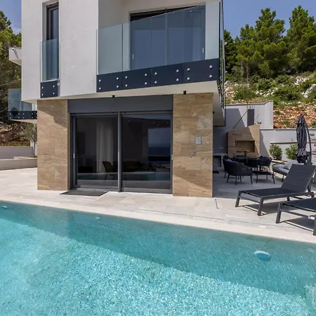 Luxurious In Dingac With Sauna بيت للعطل *